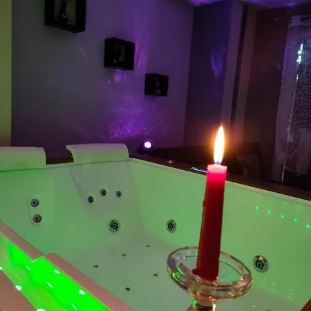 Loft Avec Baignoire Lécrin Romantique Couette-café 3*