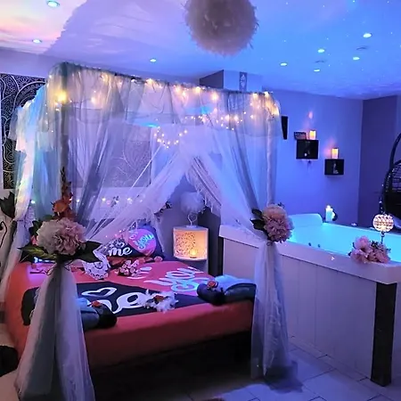 Loft Avec Baignoire Lécrin Romantique 3* Ochancourt